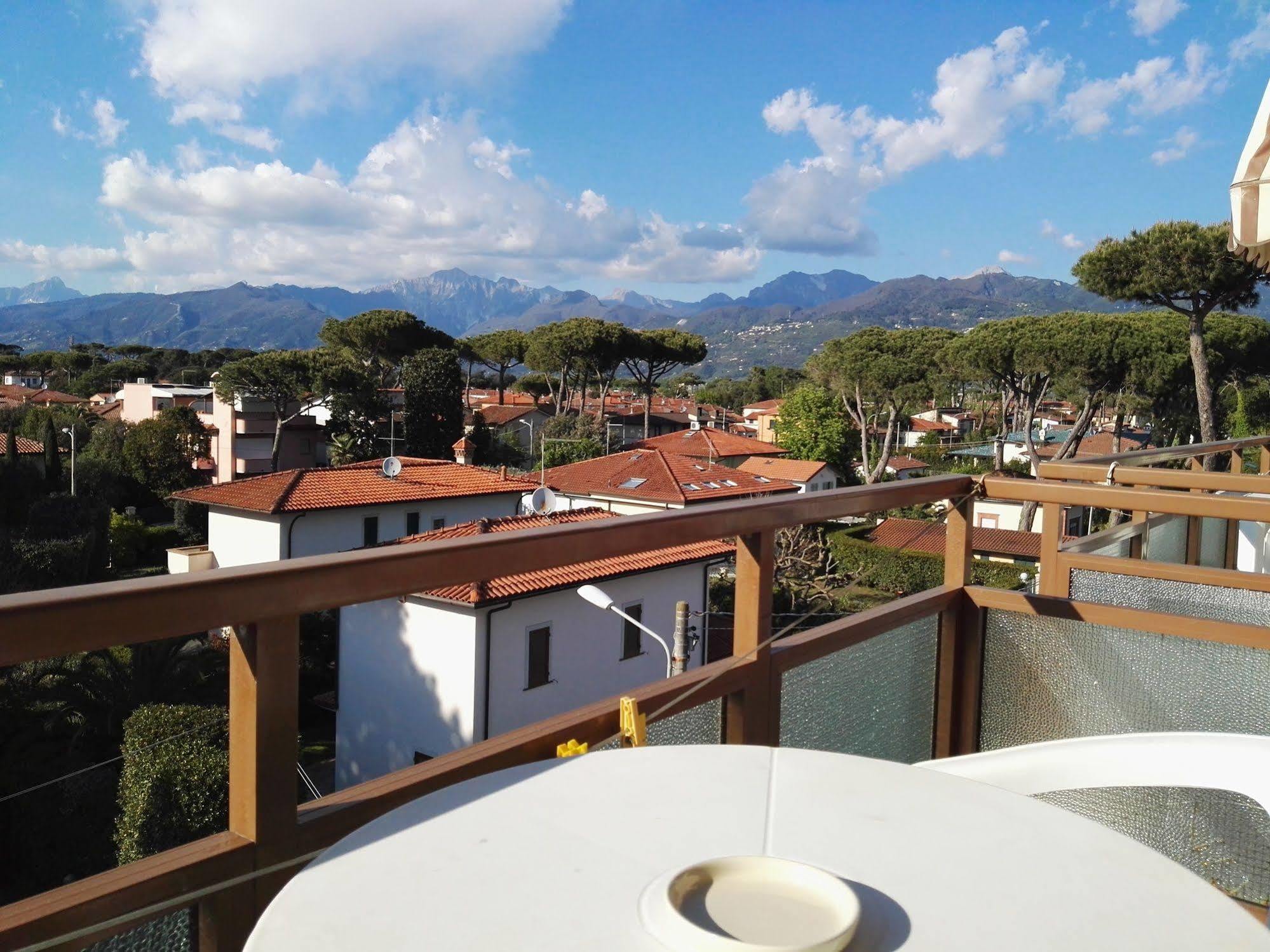 Hotel Elizabeth Marina di Pietrasanta Kültér fotó